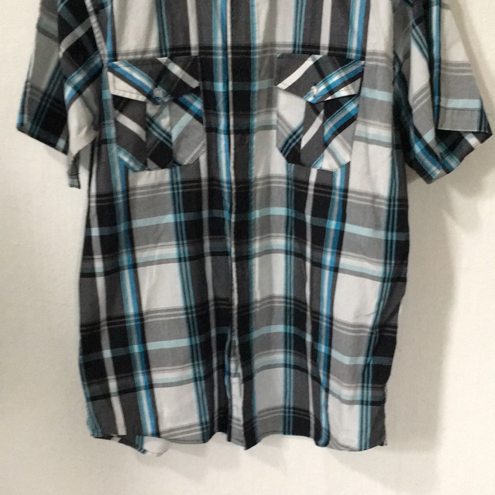 Men’s Collared button-down plaid shirt - Picture 5 of 9